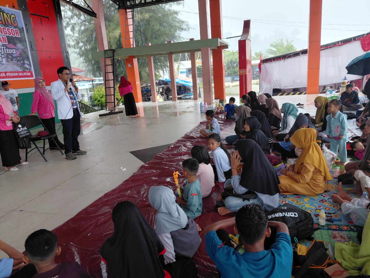 Tim Kesehatan Jiwa RSUD Dr. Muhammad Zein Painan Turut Mengisi Kegiatan Trauma Healing Pasca Bencana