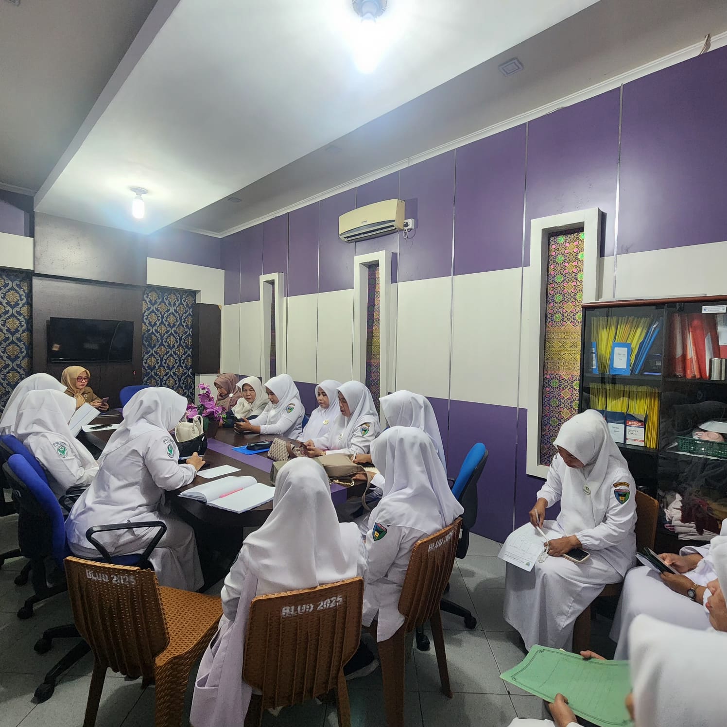 Rapat Keperawatan RSUD Dr. Muhammad Zein Painan Bahas Evaluasi SDM dan Peningkatan Layanan Ruangan
