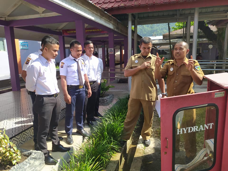Sosialisasi dan Praktek Langsung Penggunaan APAR