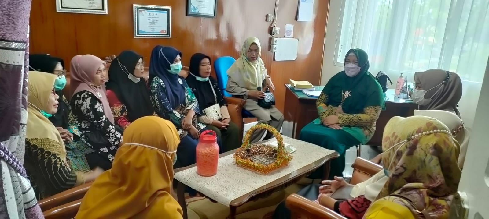 Rapat Tim Laundry Bersama Kabag. Tata Usaha