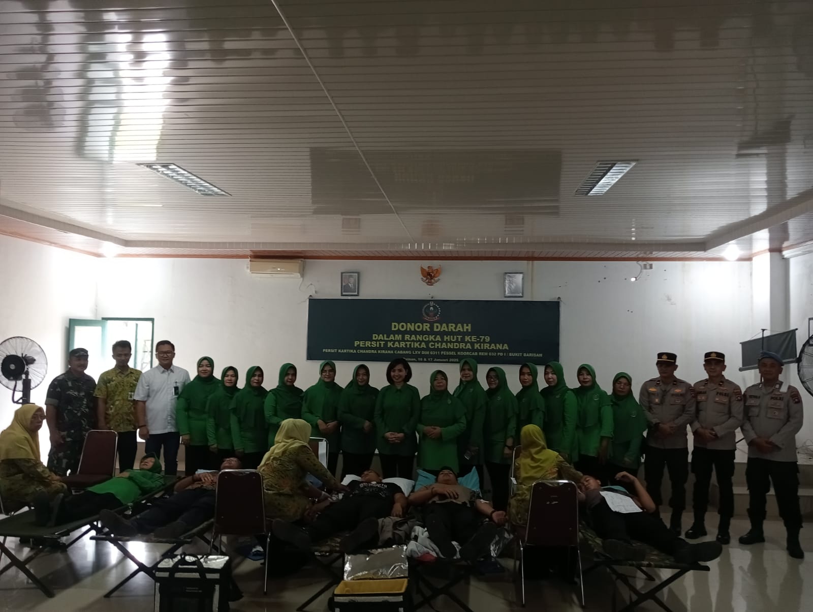 UTD RSUD Dr. Muhammad Zein Painan Laksanakan Donor Darah Bersama Persit dalam Rangka HUT ke-79 PERSI