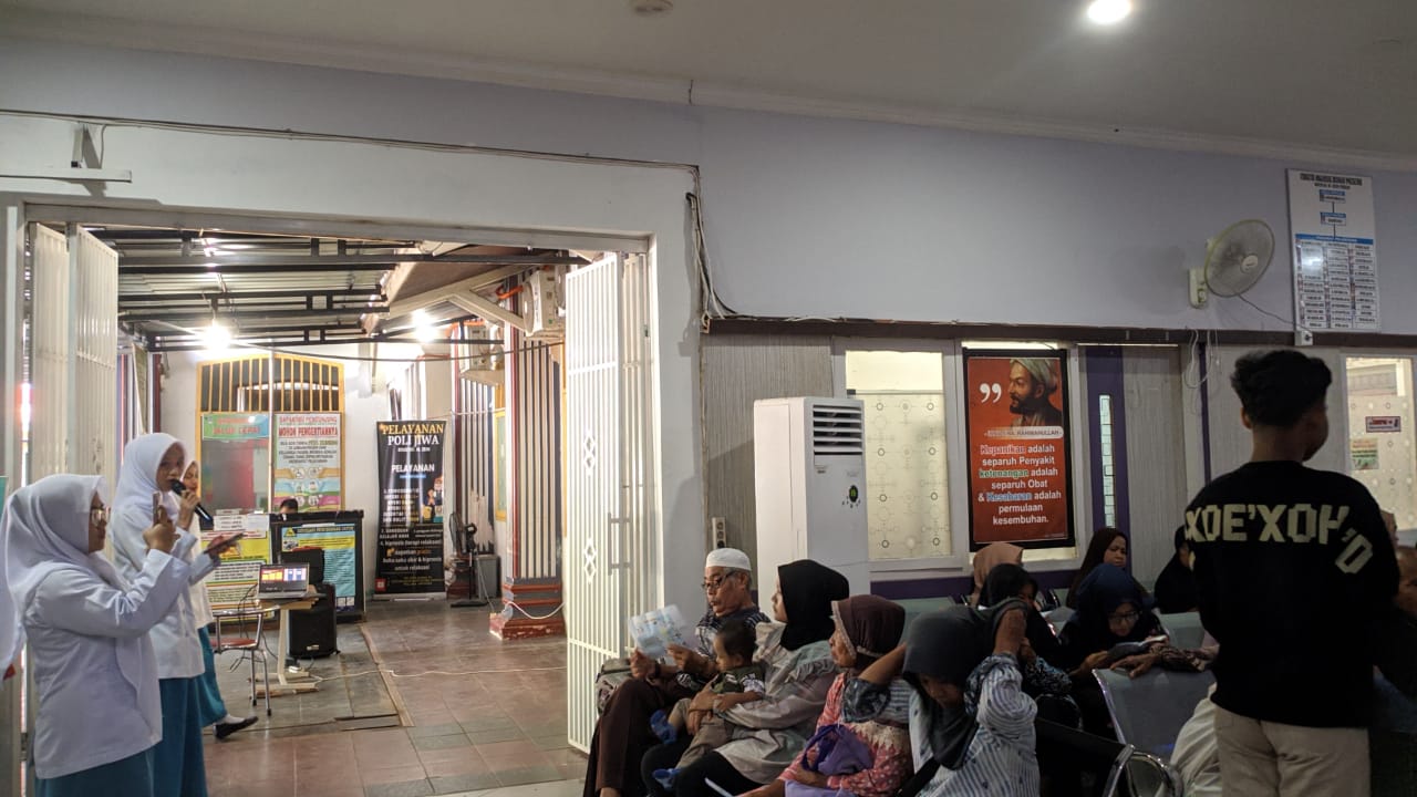 Edukasi Gizi Seimbang pada Penderita GERD oleh mahasiswa D-III Gizi Poltekkes Kemenkes Padang