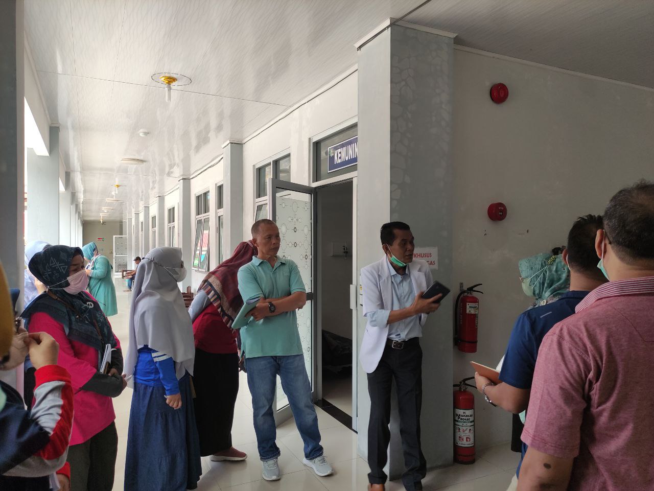 Direktur, Manajemen, dan Kepala Instalasi Tinjau Ruang Pelayanan dan Rawat Inap