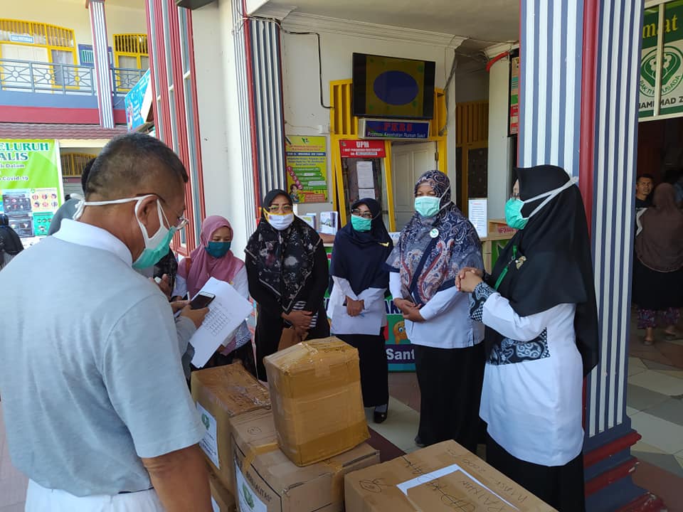Bantuan APD dari Yayasan Buddha Tzu Chi Indonesia
