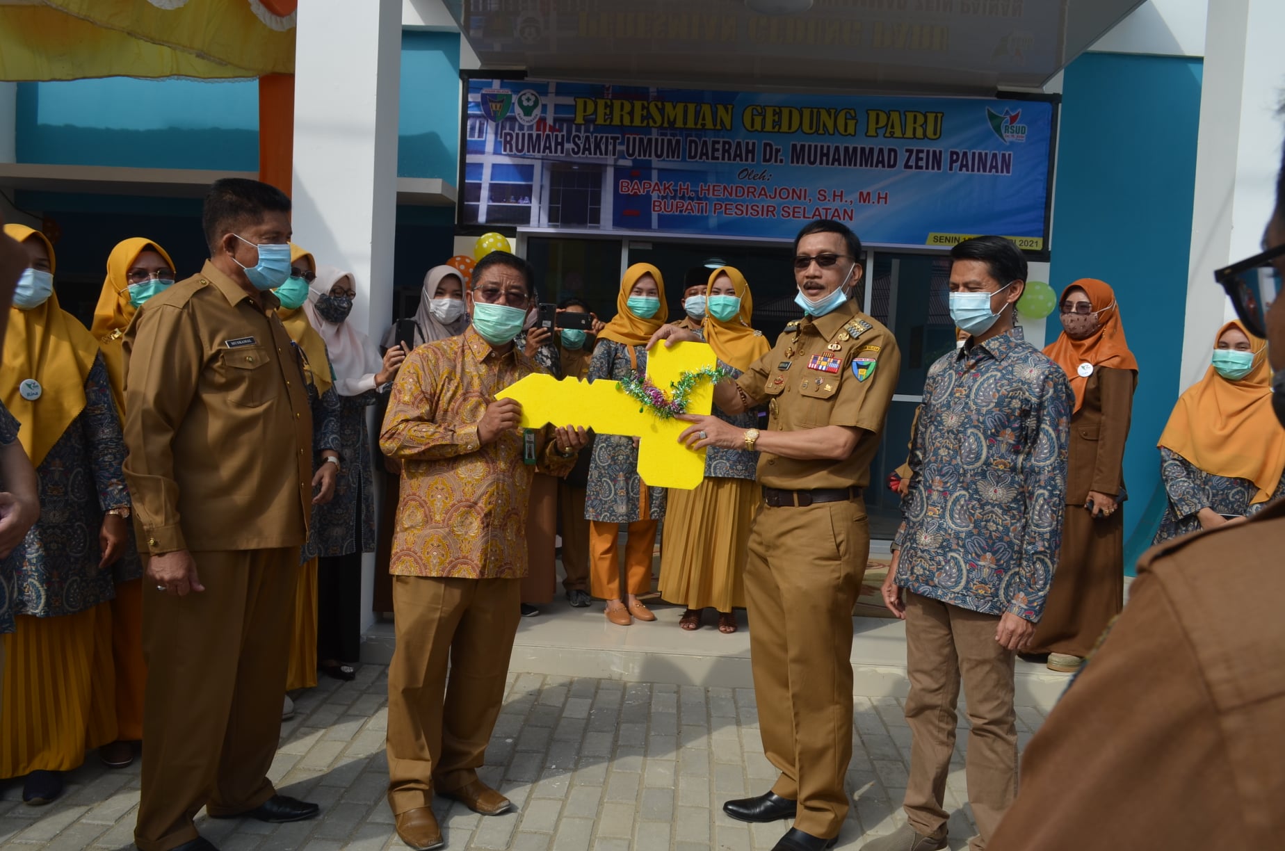 Peresmian Gedung Paru dan Serah Terima Ambulans